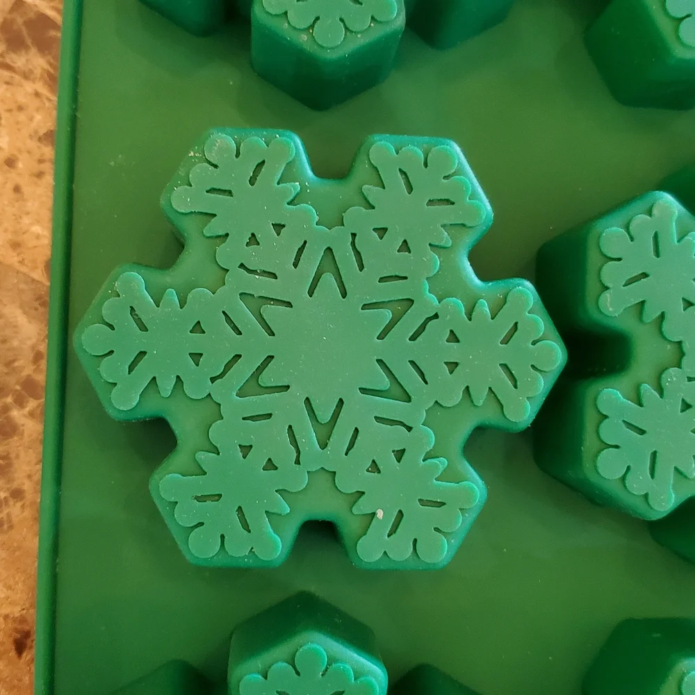 6 Large SNOWFLSKES 1 Mold NEW Silicon Baking or Resin Mold Handmade Holiday